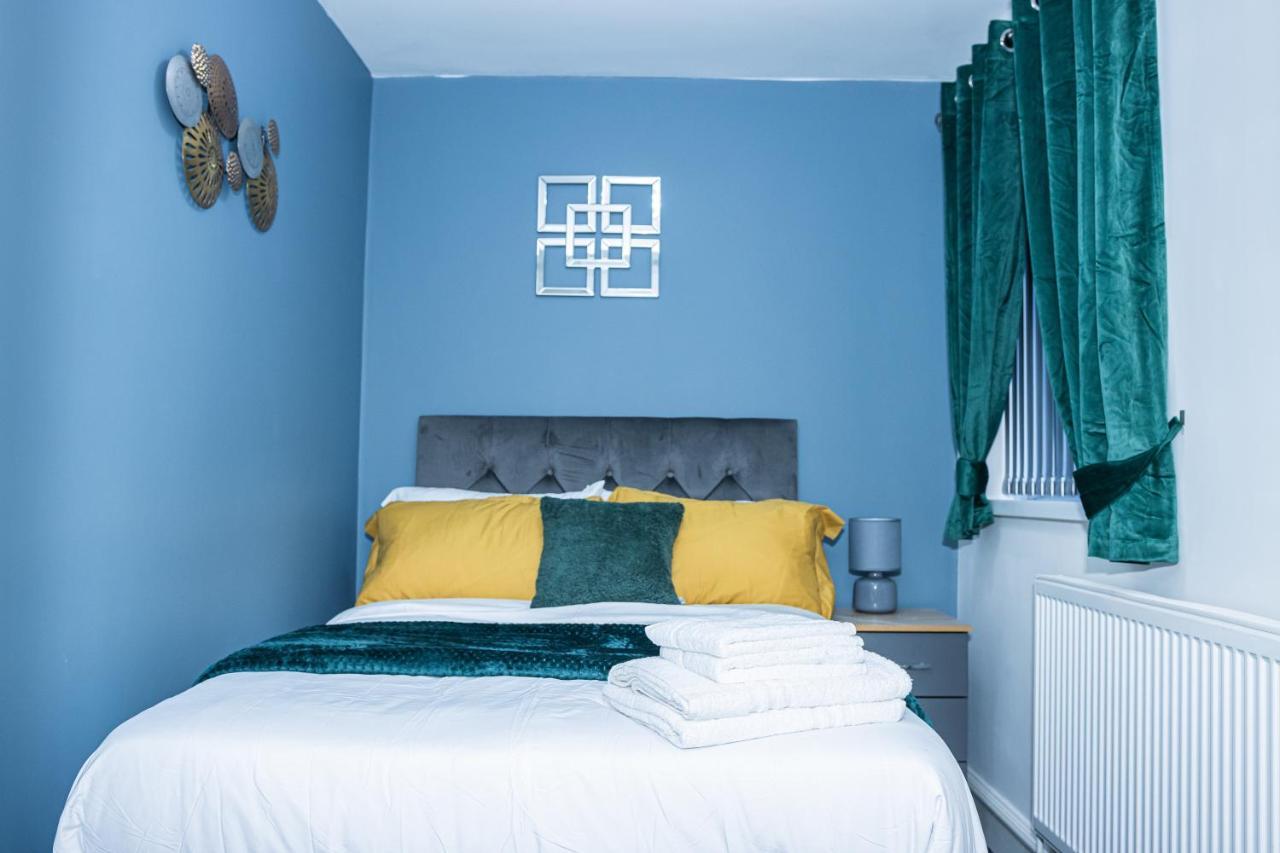 Lush Lodge -Home Away In Telford, For Contractors, Families, Group Of Friends, Long Term Stays Ngoại thất bức ảnh